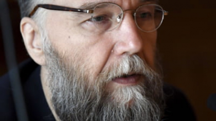 Ideologul lui Putin, acuzații șocante după victoria lui Simion în primul tur al prezidențialelor. "Globaliștii fie îl elimină, fie anulează rezultatele alegerilor"