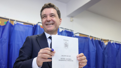 AFP: Nicușor Dan, ținta unei campanii agresive de dezinformare înaintea alegerilor prezidențiale