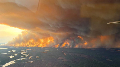 Studiu: Fumul de incendii de vegetaţie, cel mai costisitor risc climatic pentru sănătate în SUA