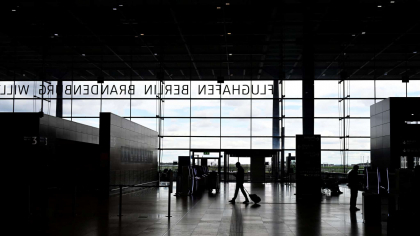 Haos pe marile aeroporturi europene după atacul cibernetic. Operatorii se grăbesc să repare sistemele de check-in