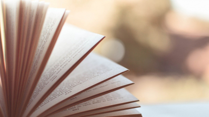 Cum a trecut însemnarea cărților de la un tabu absolut la noua tendință BookTok