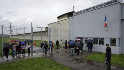 Deținutul ascuns în valiză la evadarea dintr-o închisoare din Lyon, capturat de poliția franceză