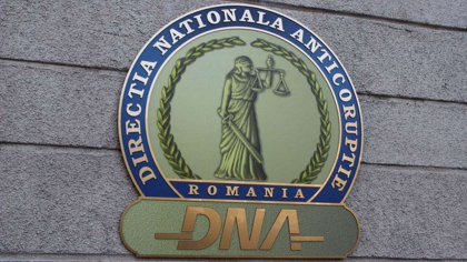 Contabilă din Reșița, acuzată că a furat peste 91.000 de euro din fonduri europene destinate proiectelor Erasmus+