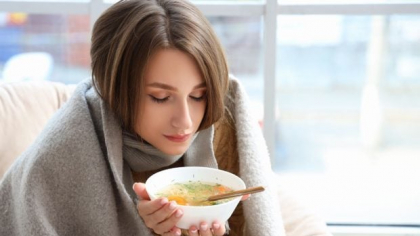 Supa adorată de români, cu care bunicii ne făceau bine, a ajuns să fie cea mai periculoasă din cauza antibioticelor și a hormonilor de creștere