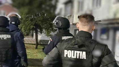 Percheziții în Chiajna. O fată de 15 ani a fost racolată din Oradea și forțată să se prostitueze