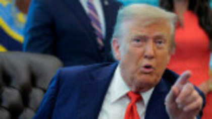 Trump a dezvăluit un videoclip cu un atac american asupra unei nave a „narcoteroriştilor”. Operațiunile continuă în Caraibe