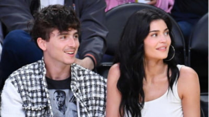Kylie Jenner și actorul Timothée Chalamet, prima apariție împreună pe covorul roșu, la Roma VIDEO/FOTO