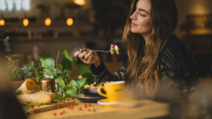 Cel mai bun prânz care te ajută să reduci grăsimea viscerală: are doar 5 ingrediente și e gata în 20 de minute