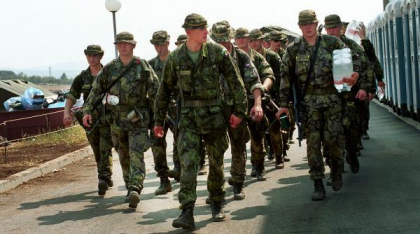 Țara NATO și UE în care cetățenii dau fuga să se înroleze în armată, deși serviciul militar nu este obligatoriu. Câți bani li se oferă