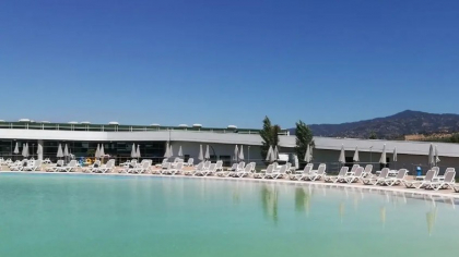 „Ne-a frânt inimile”. Dramă într-o familie de români din Italia: fetița lor de 8 ani a murit înecată în piscina unui aquapark