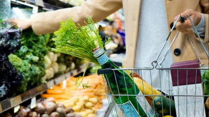 Regulă nouă la supermarket, se aplică de duminică! Ce sunt obligați să facă românii