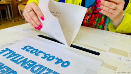 Spotmedia.ro: Selly face apel la tineri să iasă la vot: Vă documentați, vă faceți temele și decideți pentru viitorul vostru