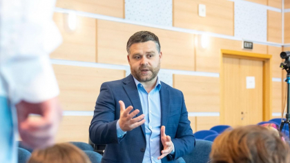 Ciprian Ciucu, dezvăluiri din culisele ședinței coaliției de guvernare: „Nu a făcut nimeni o informare cu privire la ce au discutat liderii partidelor cu președintele Nicușor Dan” (VIDEO)