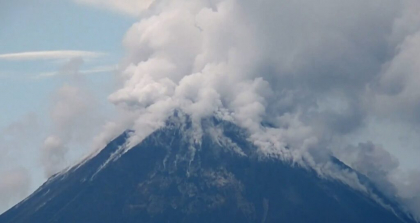 Vulcanul Laki-Laki din Indoneizia a erupt cu un nor de cenușă de peste un kilometru înălțime