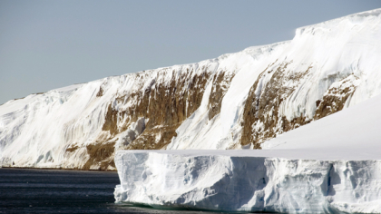 China testează o rută rapidă către Europa prin Arctica. Ruta poate deveni riscantă