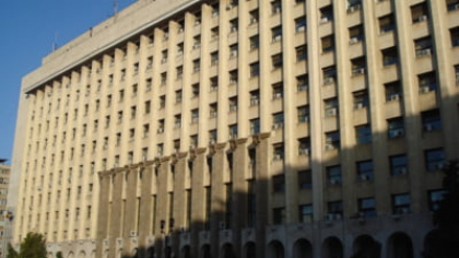Angajații Metrorex vor fi evacuați din Palatul CFR, după ce ministrul Transporturilor i-a acuzat că, deși lucrează la etajul 9, au spor de subteran. Explicația șefei Metrorex