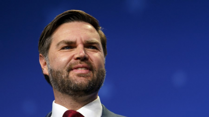 Vance își schimbă retorica și spune că Rusia cere prea mult în negocierile de pace. Trump îi dă dreptate
