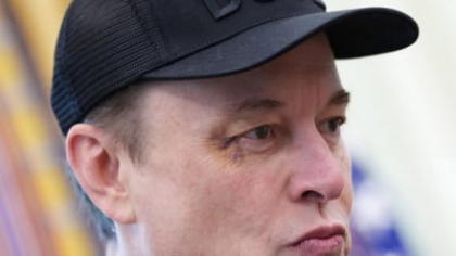 Elon Musk lansează personaje virtuale care flirtează cu utilizatorii. Ce aduce nou în update-ul Grok