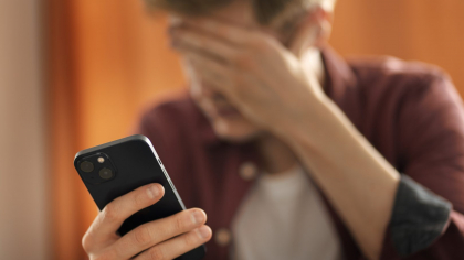 Nouă escrocherie pe WhatsApp. Ce semne pot indica persoanelor contactate că sunt vizate de o înșelătorie