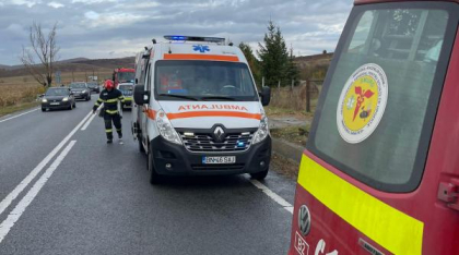Patru mașini implicate într-un accident în Dej: trei răniți, unul în stare gravă