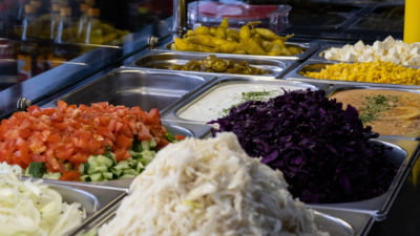 O firmă de catering a fost închisă temporar și amendată de OPC, după apariția unor focare de toxiinfecție alimentară