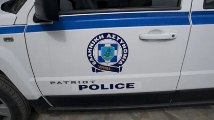 Teroare în Atena. Un bărbat a împușcat două persoane într-o cafenea și a fugit pe jos