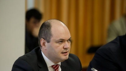 Ionuț Dumitru: “Faptul că noi adoptăm acest pachet de ajustare fiscal-bugetară acum și pachetul este consistent, probabil că va convinge Comisia Europeană că suntem pe direcția corectă, că am luat măsurile necesare” / Ce vor conține celelalte două pachete de măsuri (VIDEO)