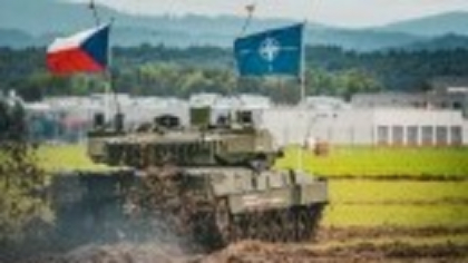 Cehia nu cumpără arme de la SUA pentru Ucraina, dar o ajută pe cont propriu: ”Dacă Trump spune să mă arunc de la etaj…”