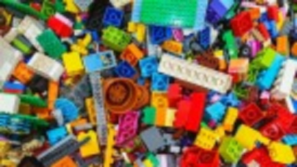 Descoperire neașteptată într-un microbuz în Botoşani. Ce ascundea șoferul în mai multe piese de lego. FOTO