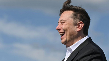 AI-ul lui Musk pătrunde în structurile statului. Grok, instrumentul din guvernul american, ridică semne de întrebare