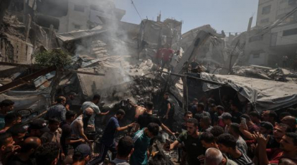 Masacru în Fâșia Gaza: Cel puțin 72 oameni au fost uciși în bombardamentele israeliene. 21 dintre ei așteptau să primească ajutoare