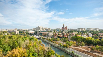 Curățenia mecanizată în regim propriu – o soluție modernă, eficientă și tot mai necesară în marile orașe