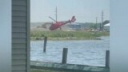 Un elicopter s-a prăbușit pe terasa unui restaurant din SUA. Scena dramatică, filmată de martori