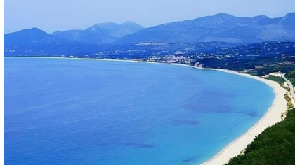 Cea mai mare plajă din Europa se află în Grecia și se întinde pe 25 de kilometri: „Piatra Unică” VIDEO