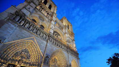 Microsoft va ajuta Franța să prezinte Catedrala Notre-Dame din Paris într-o replică digitală