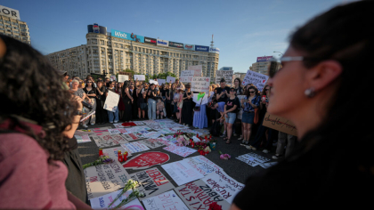 Protest în Piața Victoriei, organizat de Centrul Filia, după un nou caz de femicid: „Ne șochează pasivitatea instituțiilor statului”