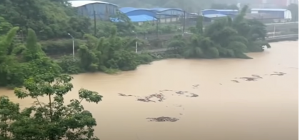 Sud-vestul Chinei este sub ape. Mii de oameni sunt evacuați, iar furtunile nu se opresc
