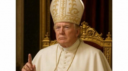 Trump apără controversata imagine în care apare înfățișat ca Papă. „Catolicii o adoră”