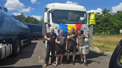 Sute de șoferi români de TIR ajutați de voluntari să voteze, în diaspora