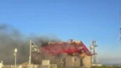 Cabana şi stația meteorologică de pe Vârful Vlădeasa din Cluj au fost cuprinse de flăcări. Incendiul, favorizat de vânt