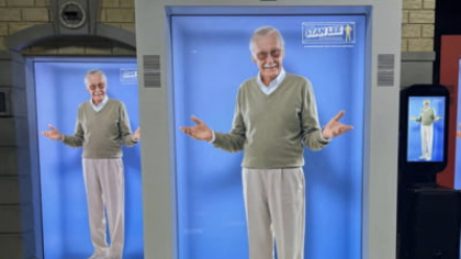 Stan Lee, marele creator Marvel cu rădăcini românești, reînviat digital la Comic Con. Omagiu sau exploatare?