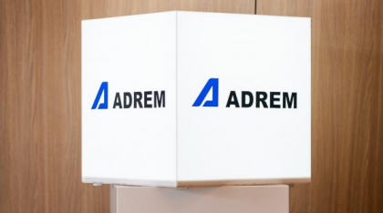 Adrem, de 30 de ani pe piaţa energetică din România. Povestea celor doi fraţi care distribuiau bere pentru a-şi susţine afacerea