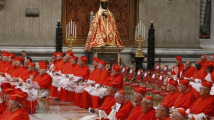 Ultraconservatorii vor să facă Vaticanul măreț din nou