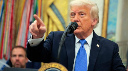 A explodat numărul americanilor care aplică pentru cetățenia britanică. Record absolut în primele trei luni din mandatul lui Trump