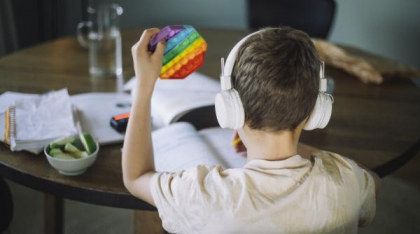Terapia ABA are de acum reguli clare: Ghid național gratuit pentru sprijinul copiilor cu autism