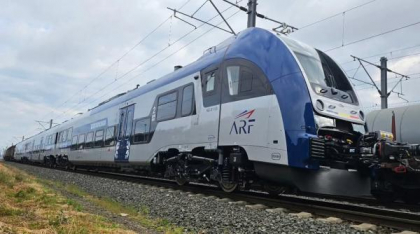 România a primit primul tren electric fabricat de polonezii de la PESA, din cele 62 comandate. Cum arată garnitura