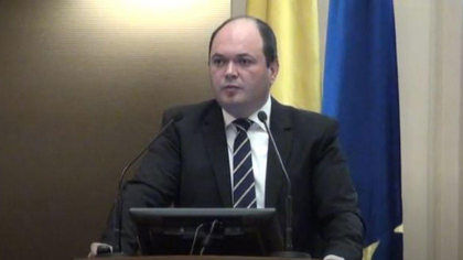 Un consilier al lui Bolojan a explicat măsurile fiscale din pachetele 1 și 2. Economistul Ionuț Dumitru admite: „E o frustrare care a crescut în societate. Vedem cazuri nenumărate de irosire a banilor publici, ca să nu zicem că-s furați pur și simplu”