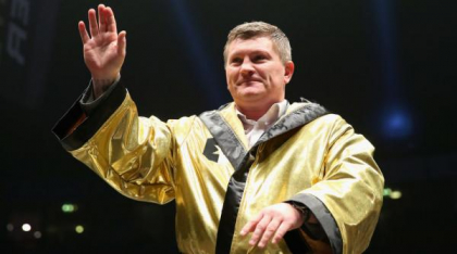 Legendarul boxer Ricky Hatton a fost găsit mort în casa lui din Manchester. Avea 46 de ani şi urma să revină în ring