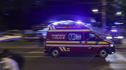 Un tânăr de 28 de ani a ajuns în stare gravă la spital după ce s-a rostogolit cu mașina de teren. Ce s-a întâmplat