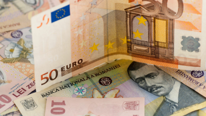 Leul continuă picajul! Euro atinge miercuri un nou record istoric. Curs euro-leu